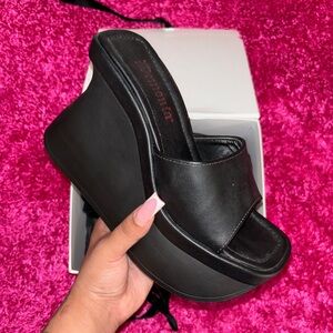 DEMONIA PLATFORMS 🖤